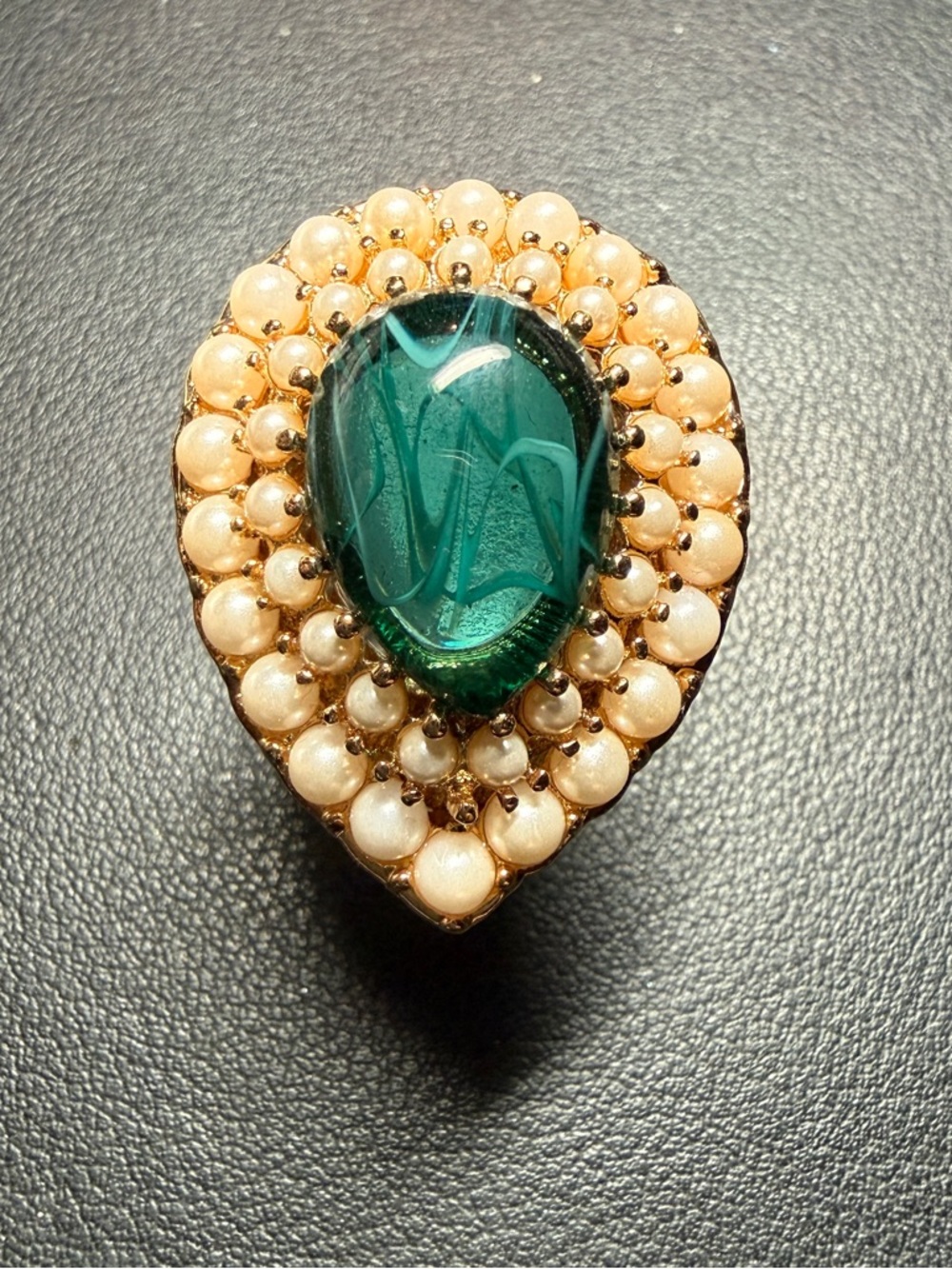 Vintage KJL KENNETH JAY LANE Green Teardrop Nolita Pearl Cocktail Ring Size 7